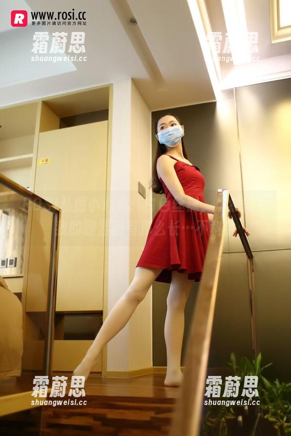 ROSI口罩 ROSI私房小心机:白色丝袜,居然能把我的腿显得有那么长…不科学