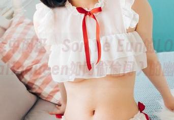 在图库中闲逛，Son Ye Eun的LOOZY-Halloqueen如同偷偷闯入的幽灵