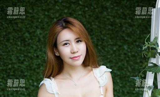 尤物馆-艾小青 尤物馆 - 艾小青的女孩作品集:告别无趣,来点刺激的