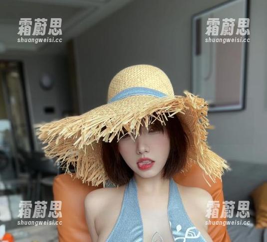 琳铛铛 微密圈 - 琳铛铛的红裙精选,干脆把她的整个衣柜搬过来吧。
