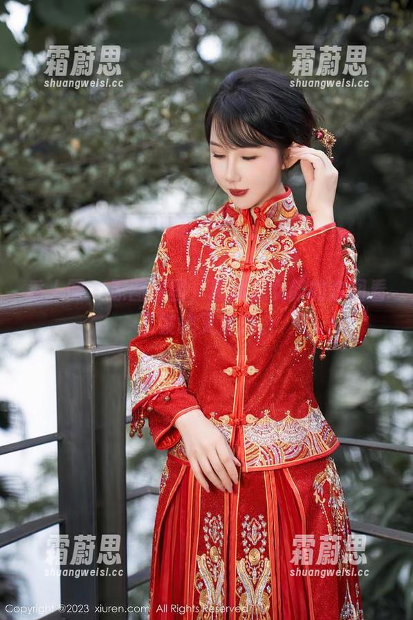 秀人网-璀灿 秀人网 - 原图拼图,璀灿兔女郎的套图看了发酵又麻辣。