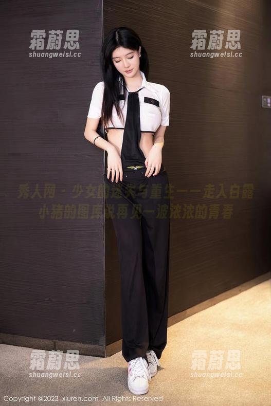 秀人网-白露小猪 秀人网 - 少女的迷失与重生——走入白露小猪的图库说再见一波浓浓的青春